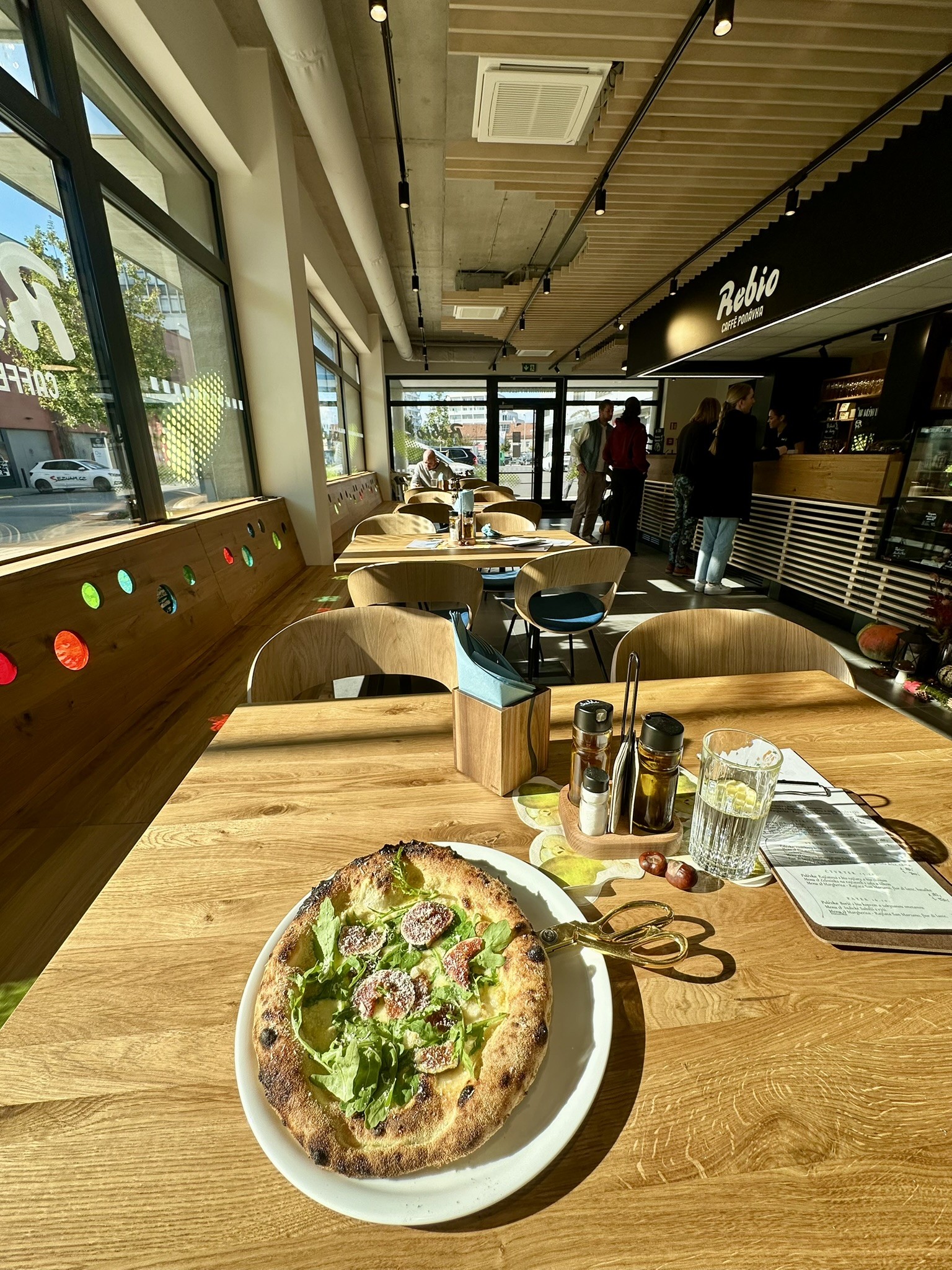 Rebio kavárna a pizzerie v District Svatopetrská