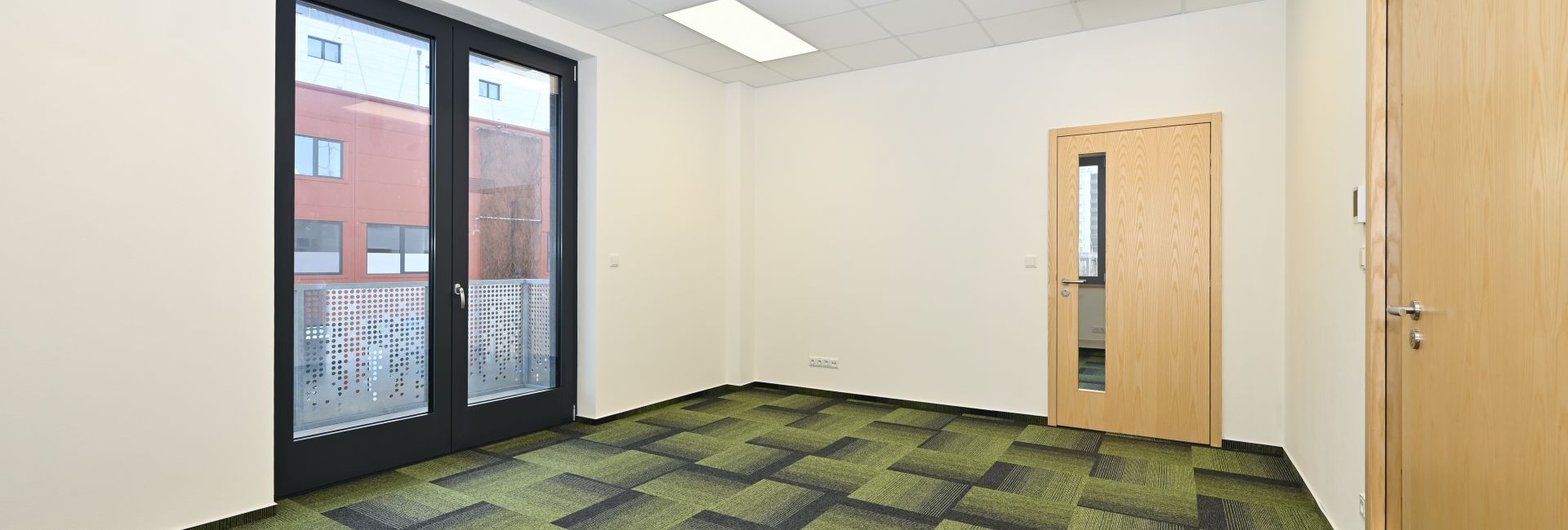 D1 2.7 Kancelář s balkonem 30 m2