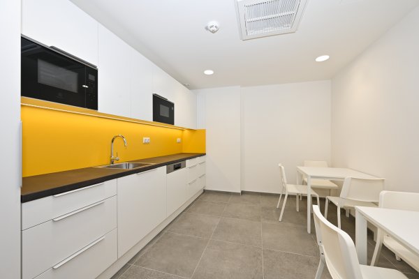 D1 2.7 Kancelář s balkonem 30 m2 - Další 3