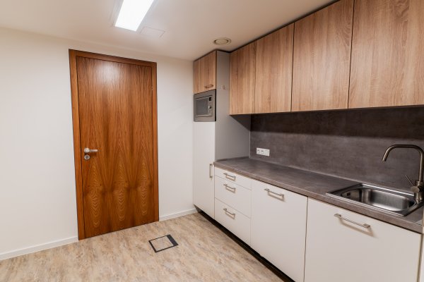 C II 2.03 Kancelář 500 m2 - Denní místnost